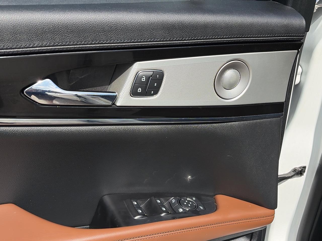 2022 Lincoln Nautilus Reserve AWD Photo