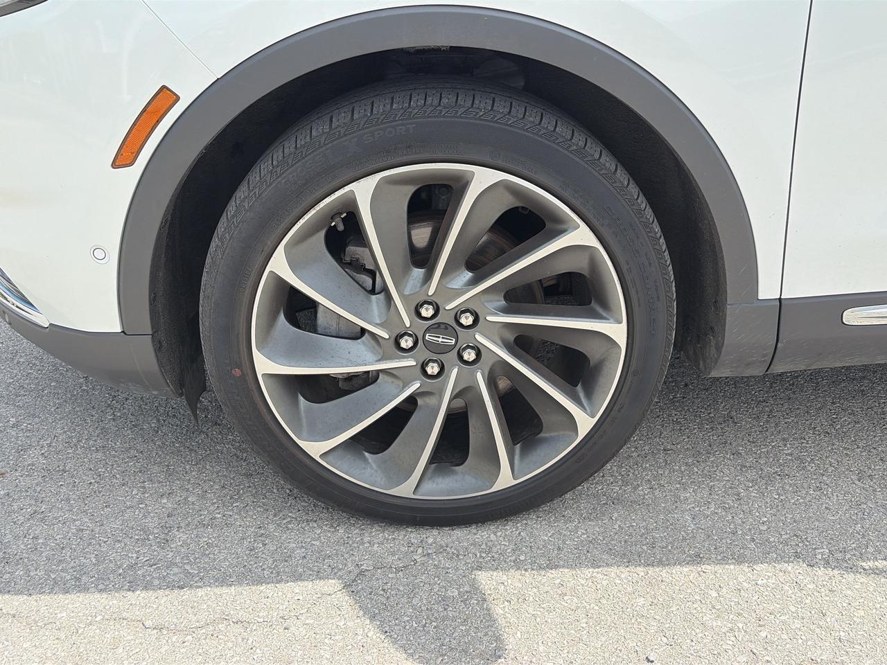 2022 Lincoln Nautilus Reserve AWD Photo