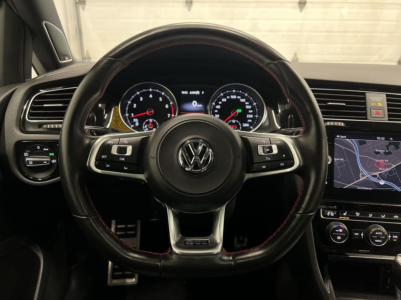 2018 Volkswagen Golf GTI AUTOBAHN | 220HP | HTD LEATHER |SUNROOF | CARPLAY Photo