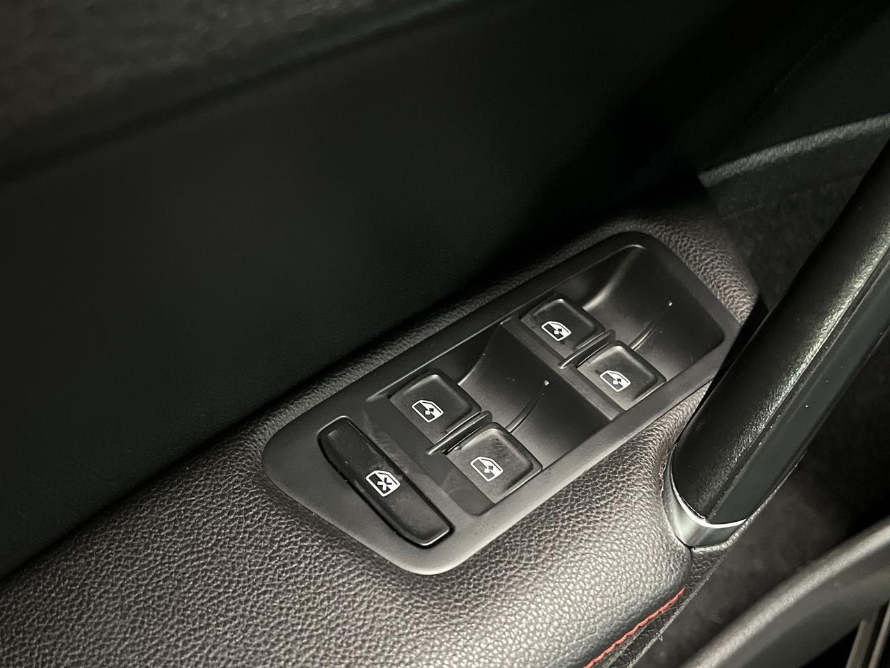 2018 Volkswagen Golf GTI AUTOBAHN | 220HP | HTD LEATHER |SUNROOF | CARPLAY Photo