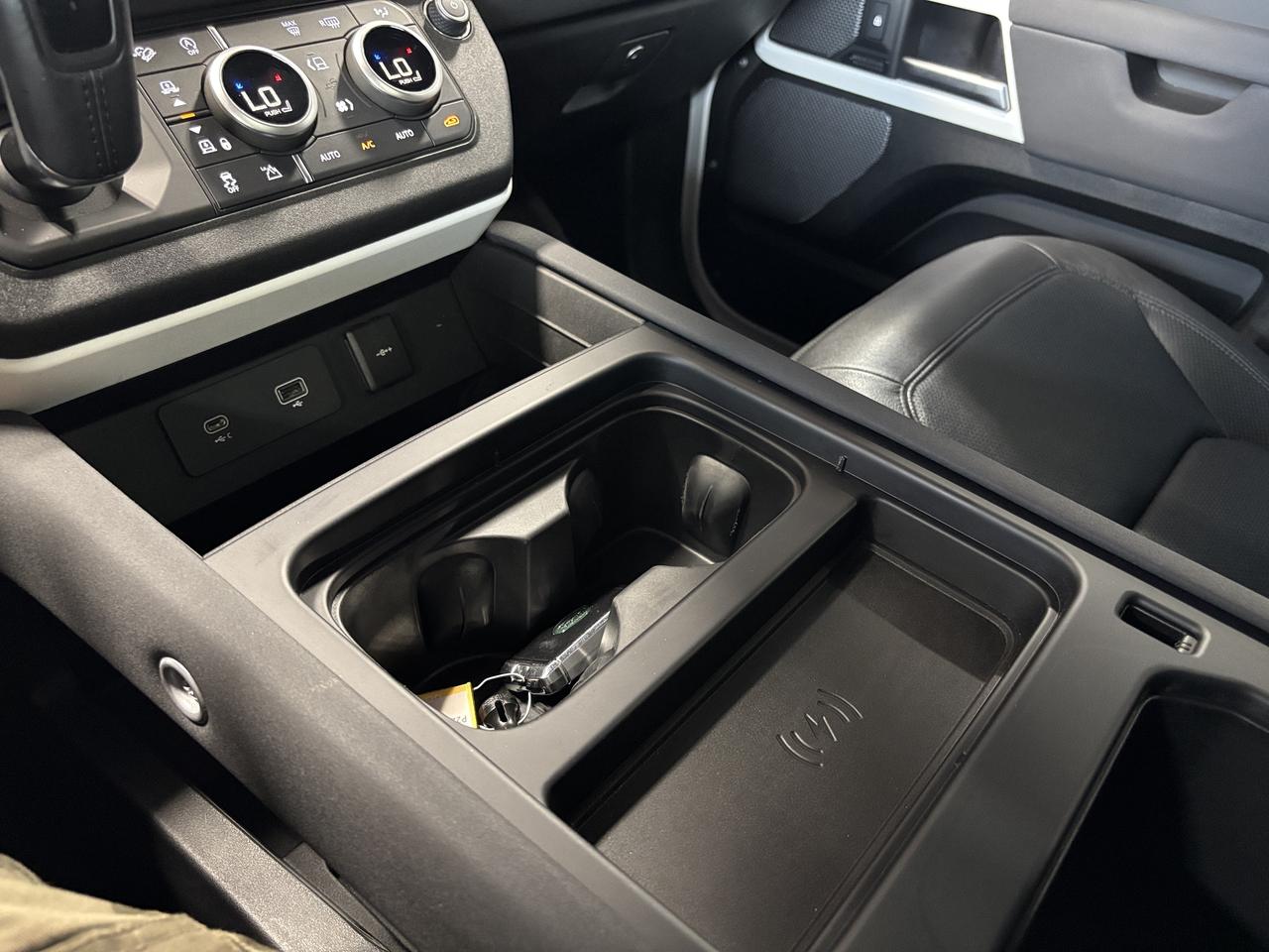 2023 Land Rover Defender 110 SE P400|AWD|CLUSTERNAV|MERIDIAN|3DCAM|LEATHER| Photo