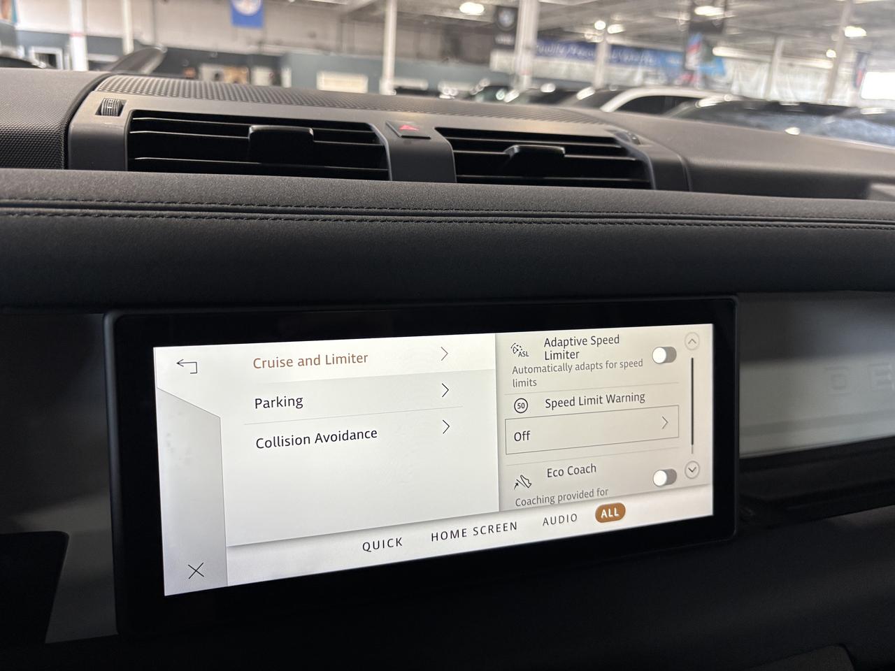 2023 Land Rover Defender 110 SE P400|AWD|CLUSTERNAV|MERIDIAN|3DCAM|LEATHER| Photo