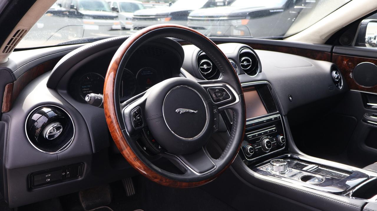 2011 Jaguar XJ XJL | | Moonroof | Photo