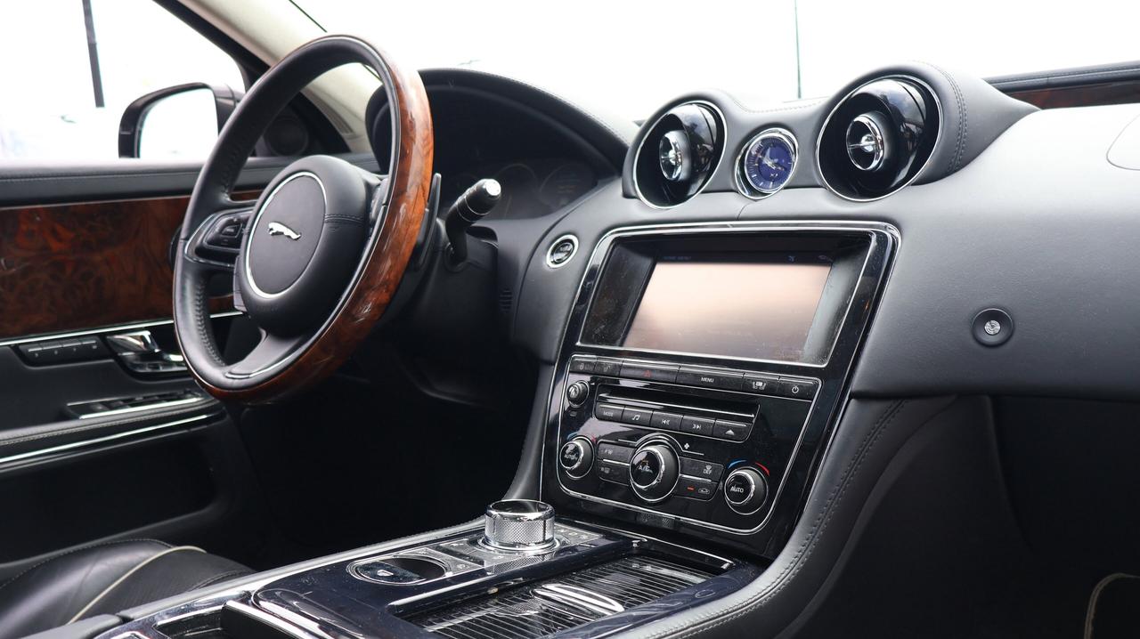 2011 Jaguar XJ XJL | | Moonroof | Photo
