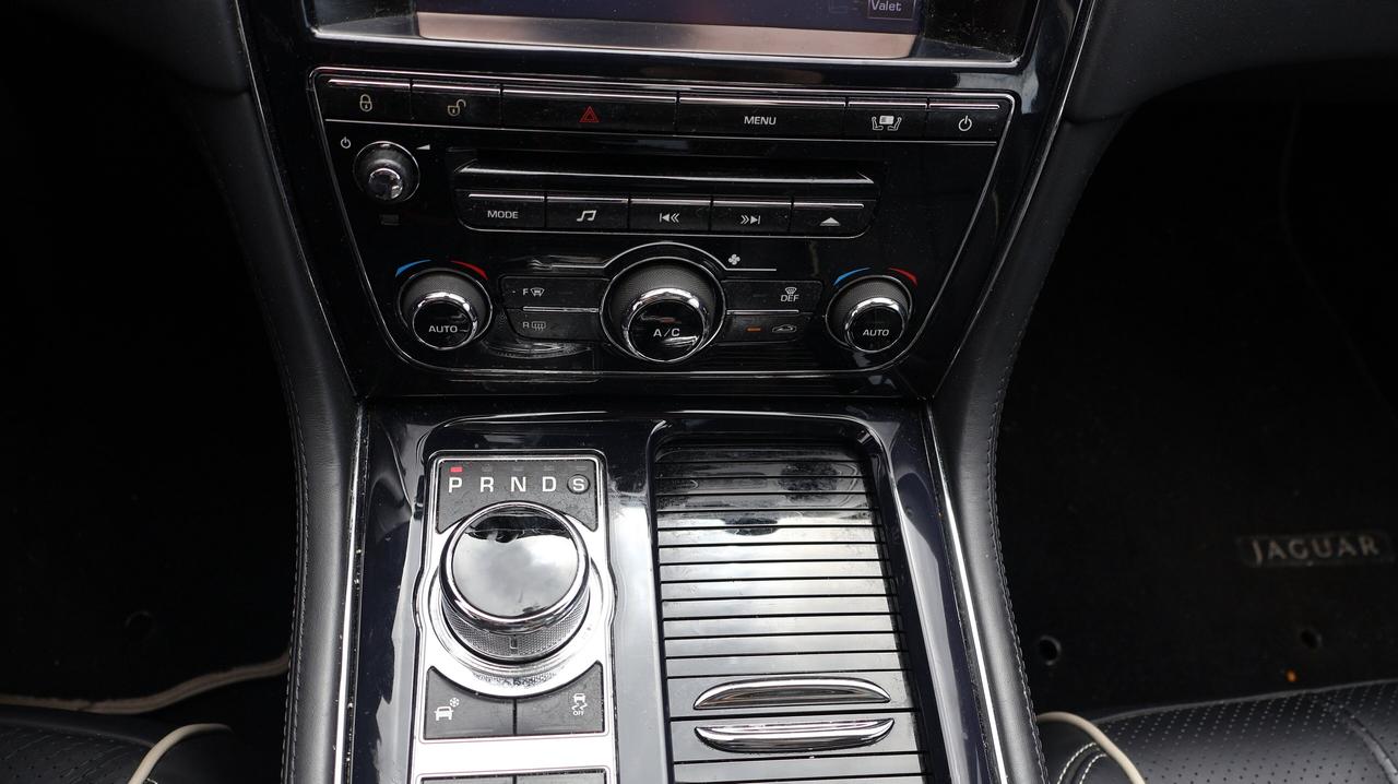 2011 Jaguar XJ XJL | | Moonroof | Photo