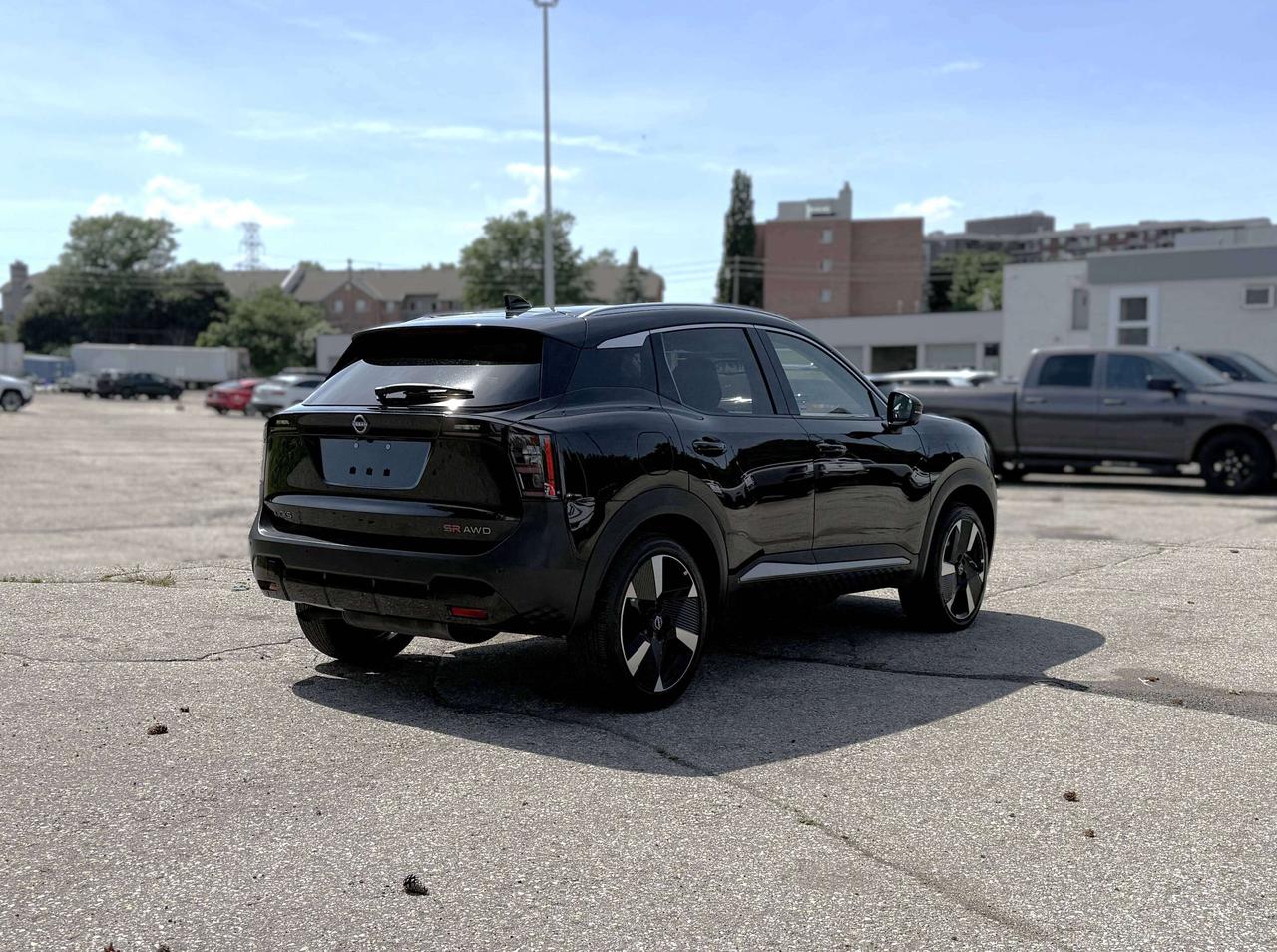 2025 Nissan Kicks SR | PANORAMIC SUNROOF | REMOTE START | BLIND SPOT Photo4
