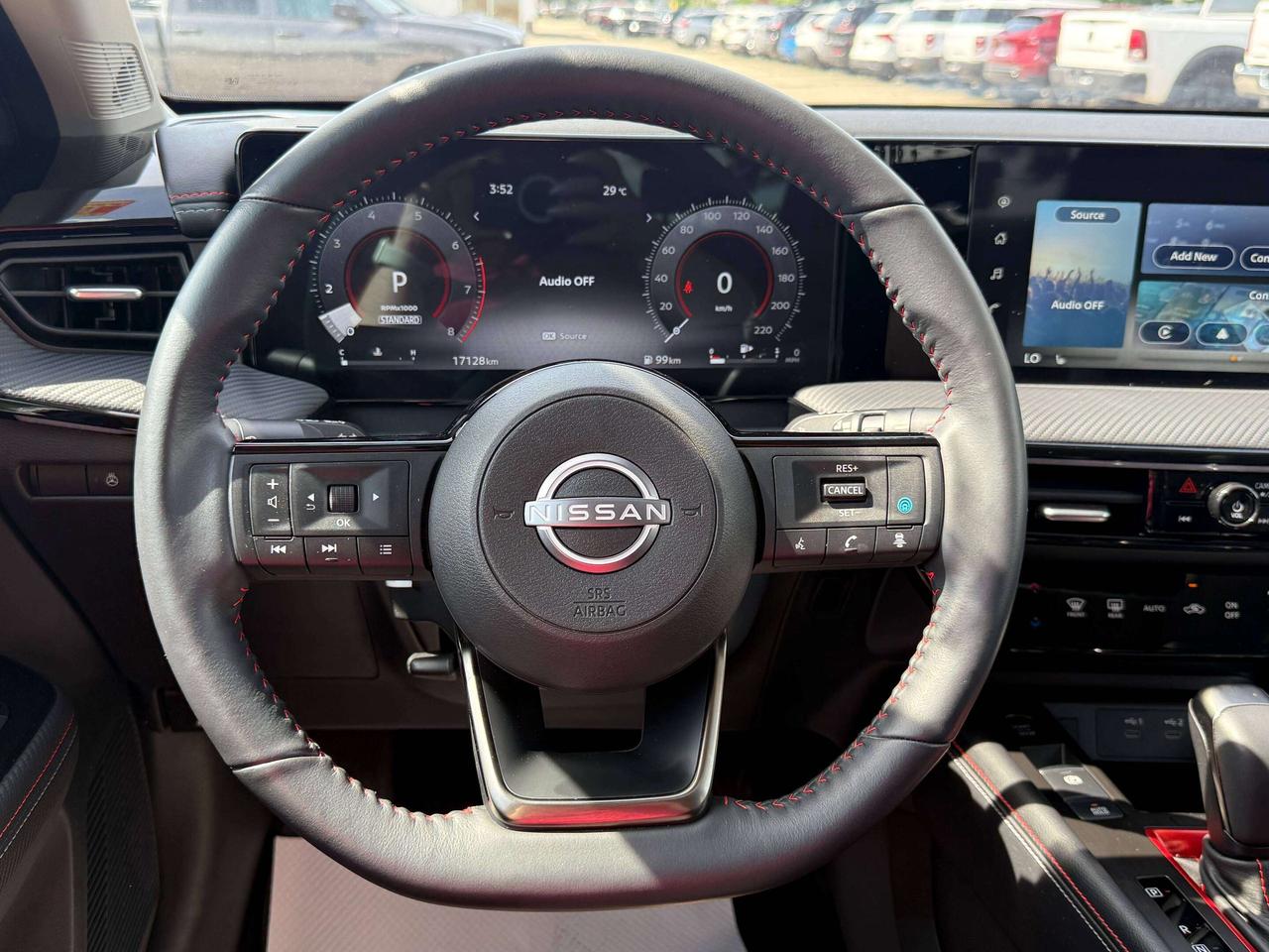 2025 Nissan Kicks SR | PANORAMIC SUNROOF | REMOTE START | BLIND SPOT Photo