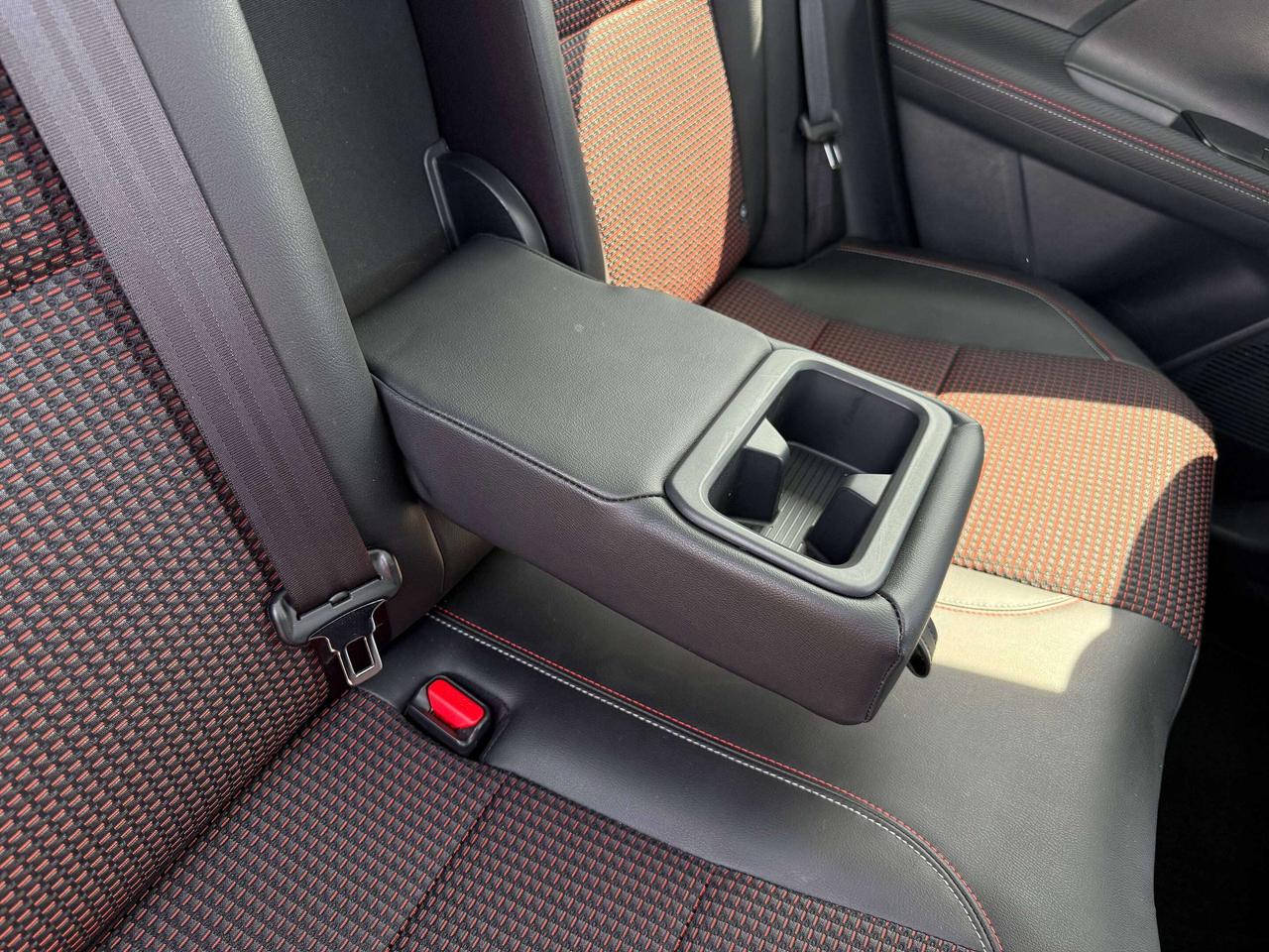 2025 Nissan Kicks SR | PANORAMIC SUNROOF | REMOTE START | BLIND SPOT Photo
