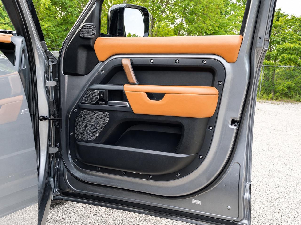 2022 Land Rover Defender 110 X |Vented Suede |Meridian Sound |Panoroof |AWD Photo