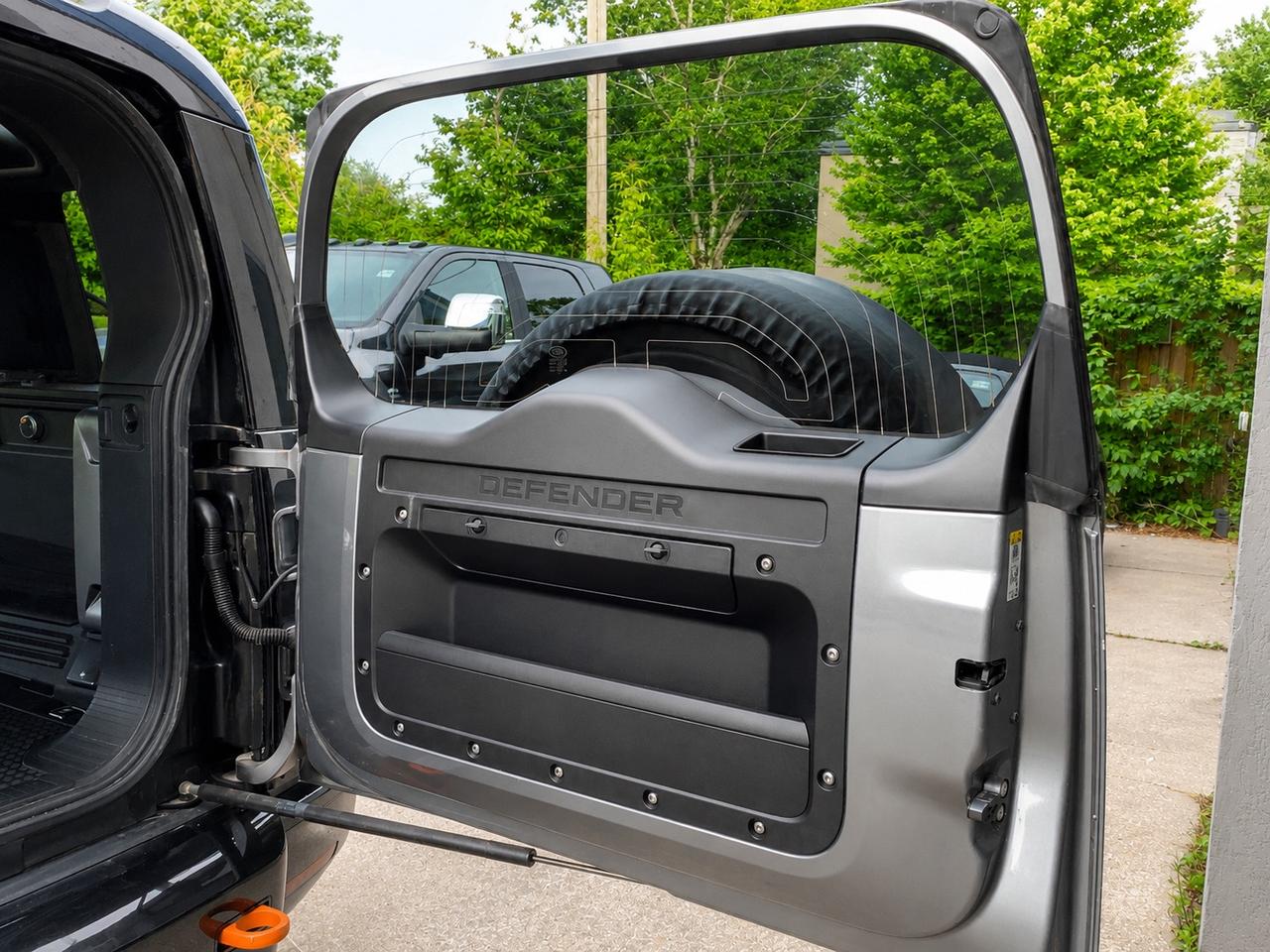 2022 Land Rover Defender 110 X |Vented Suede |Meridian Sound |Panoroof |AWD Photo