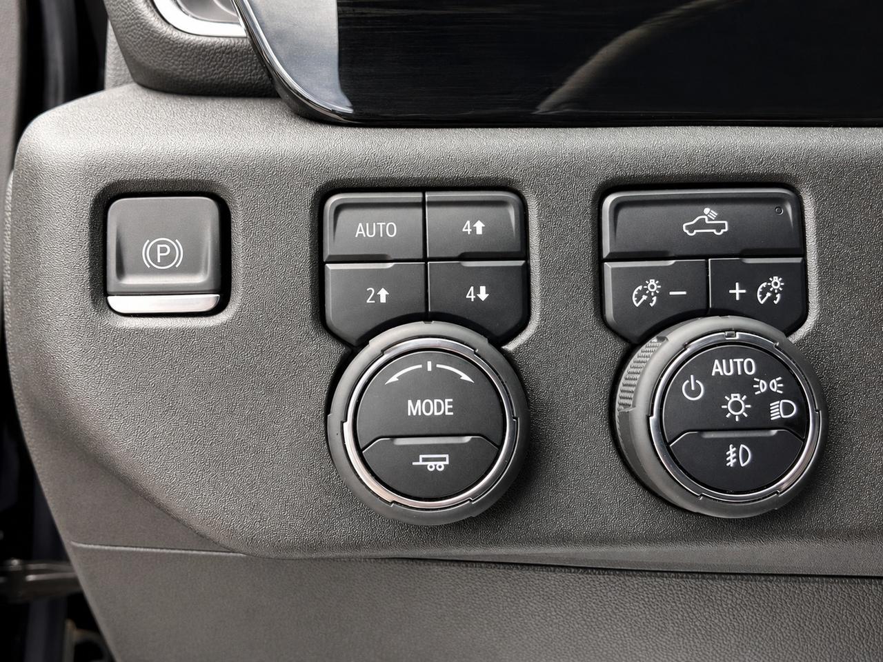 2022 Chevrolet Silverado 1500 Trailboss |Dark Pkg |Leather |Sunroof |Bose |4X4 Photo