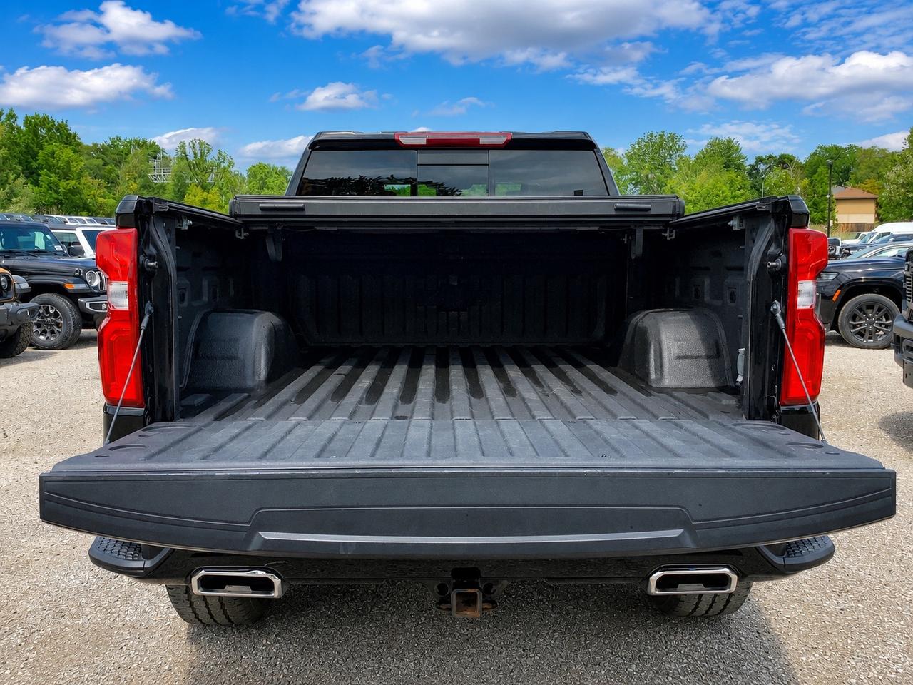 2022 Chevrolet Silverado 1500 Trailboss |Dark Pkg |Leather |Sunroof |Bose |4X4 Photo