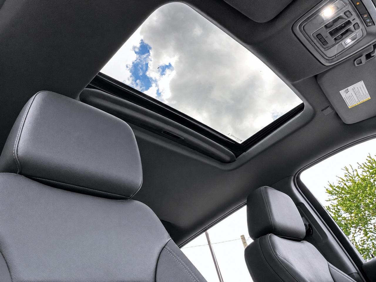 2022 Chevrolet Silverado 1500 Trailboss |Dark Pkg |Leather |Sunroof |Bose |4X4 Photo