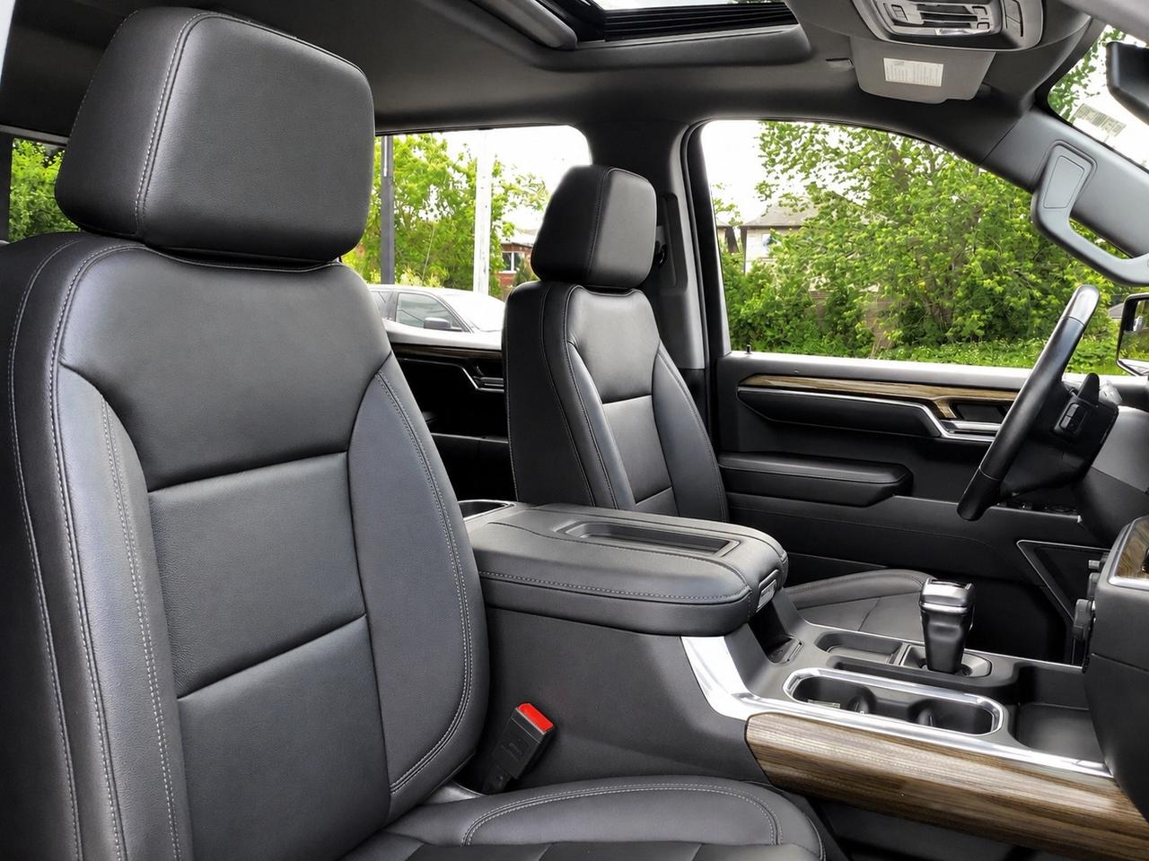 2022 Chevrolet Silverado 1500 Trailboss |Dark Pkg |Leather |Sunroof |Bose |4X4 Photo