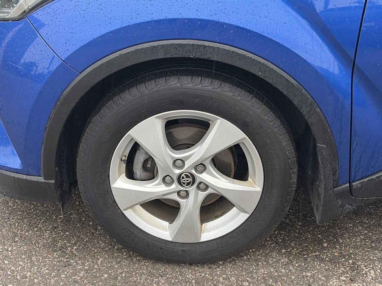 2018 Toyota C-HR XLE CLEAN CARFAX | LANE KEEPING ASSIST Photo