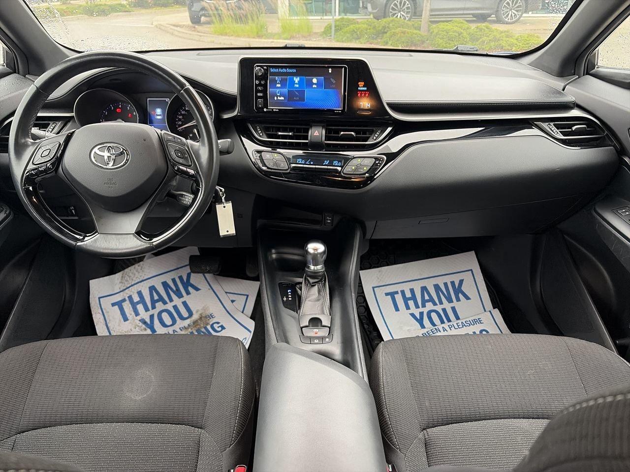 2018 Toyota C-HR XLE CLEAN CARFAX | LANE KEEPING ASSIST Photo