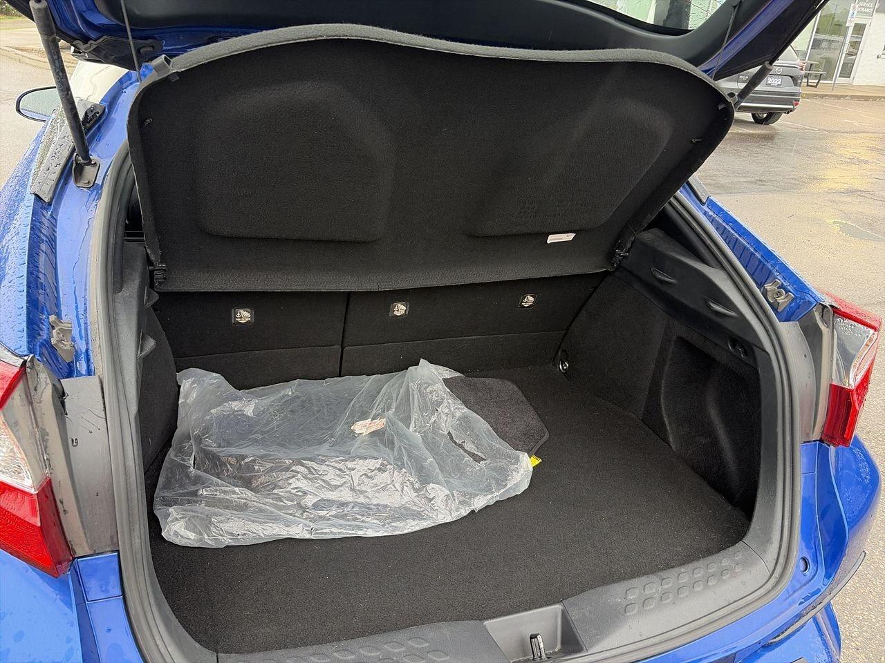 2018 Toyota C-HR XLE CLEAN CARFAX | LANE KEEPING ASSIST Photo