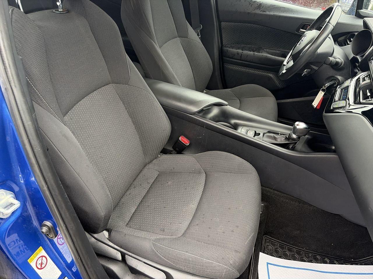 2018 Toyota C-HR XLE CLEAN CARFAX | LANE KEEPING ASSIST Photo