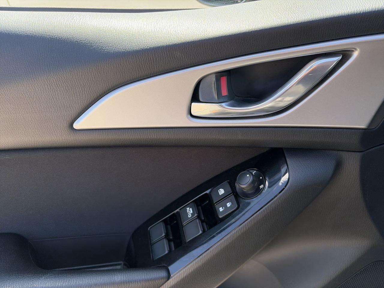 2018 Mazda MAZDA3 Sport GS CLEAN CARFAX | BLIND SPOT MONITOR | HEATED STEE Photo