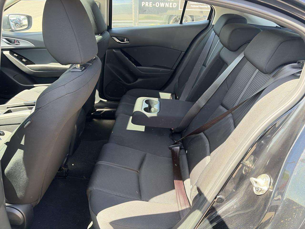 2018 Mazda MAZDA3 Sport GS CLEAN CARFAX | BLIND SPOT MONITOR | HEATED STEE Photo