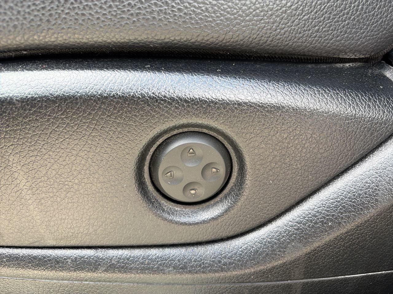 2018 Mercedes-Benz G-Class 4MATIC Clean Carfax | Blind Spot Monitor | Back Up Photo
