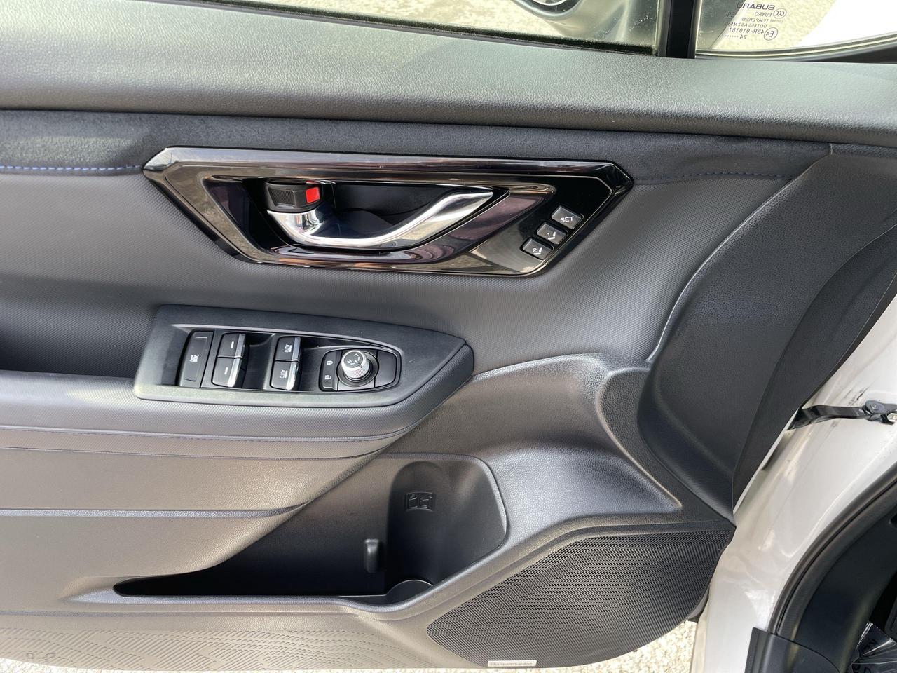 2025 Subaru Forester Limited LEATHER, PANO.ROOF, NAVI, HARMAN KARDON, E Photo
