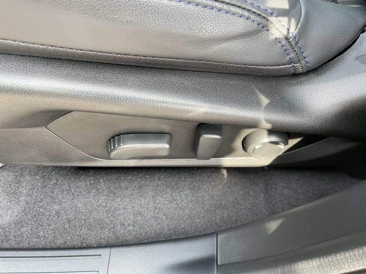 2025 Subaru Forester Limited LEATHER, PANO.ROOF, NAVI, HARMAN KARDON, E Photo
