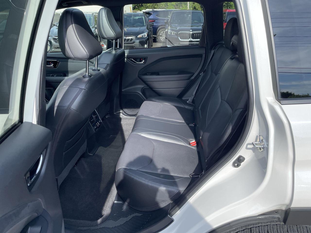 2025 Subaru Forester Limited LEATHER, PANO.ROOF, NAVI, HARMAN KARDON, E Photo