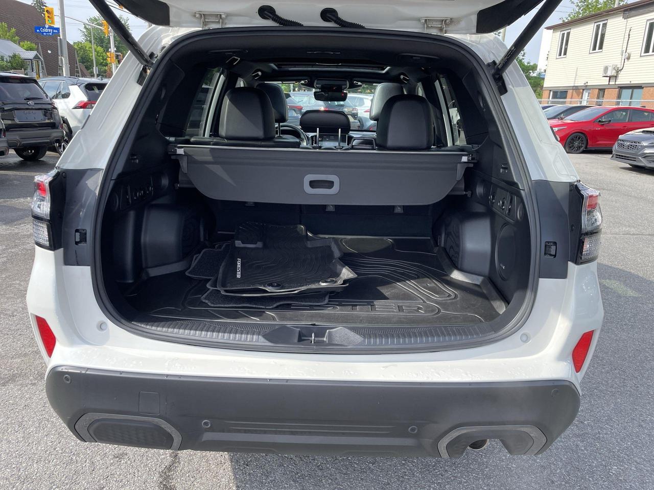 2025 Subaru Forester Limited LEATHER, PANO.ROOF, NAVI, HARMAN KARDON, E Photo