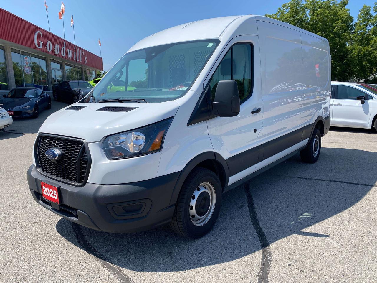 2025 Ford Transit Cargo Van T-250 148" MEDIUM ROOF, BACK UP CAM, CLEAN CARFAX! - Photo #4