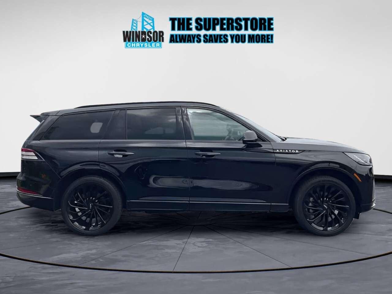 2025 Lincoln Aviator Reserve AWD Photo2