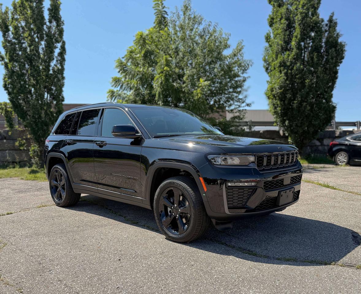 2026 Jeep Grand Cherokee LIMITED 4X4 Photo2