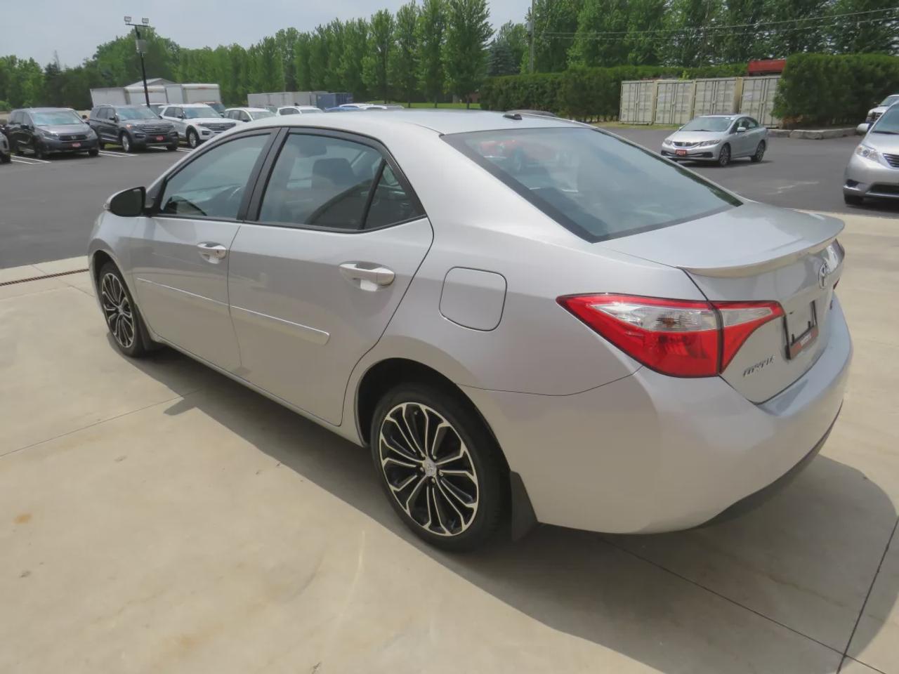 2016 Toyota Corolla CE Photo