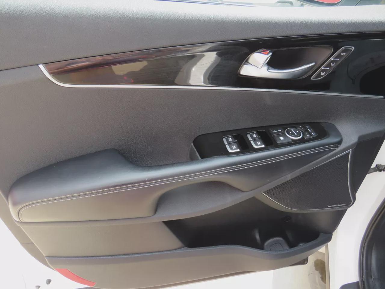 2019 Kia Sorento SX Photo