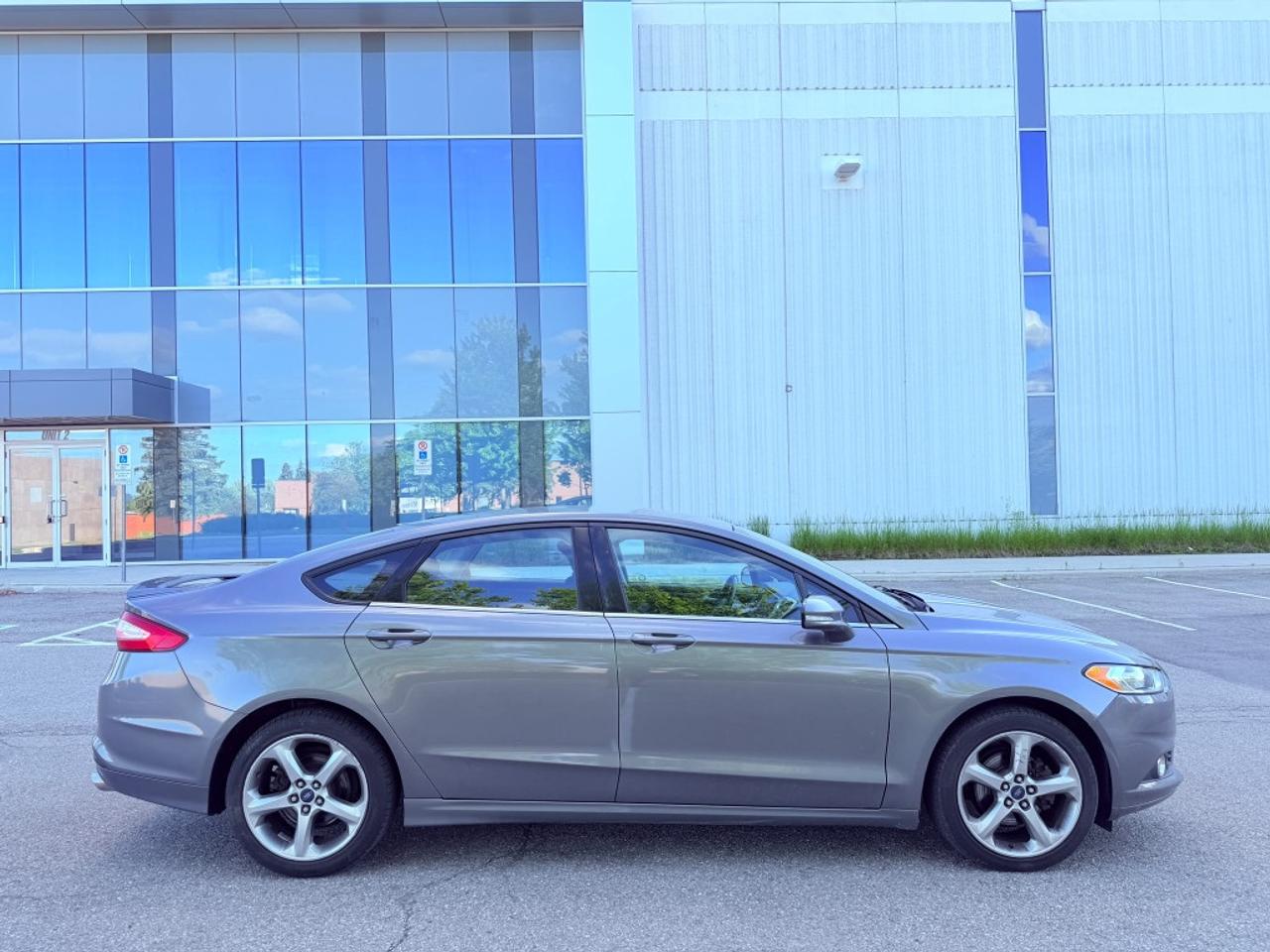 2013 Ford Fusion SE 4dr Front-wheel Drive Sedan Photo