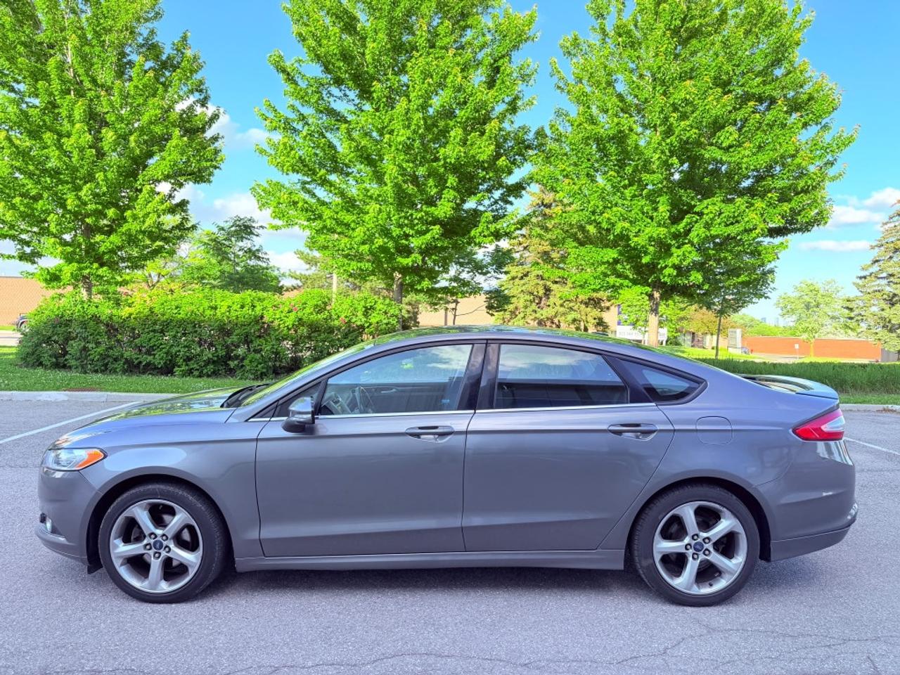 2013 Ford Fusion SE 4dr Front-wheel Drive Sedan Photo