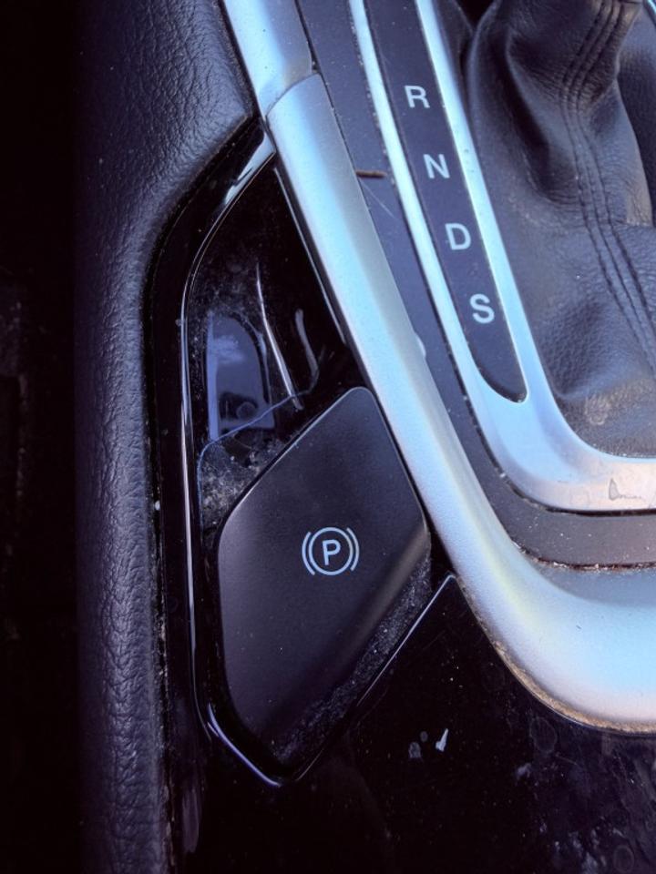 2013 Ford Fusion SE 4dr Front-wheel Drive Sedan Photo