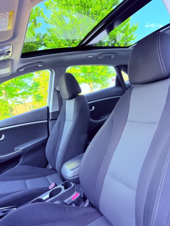 2013 Hyundai Elantra GT 5dr Hatchback  GLS *Ltd Avail* Photo