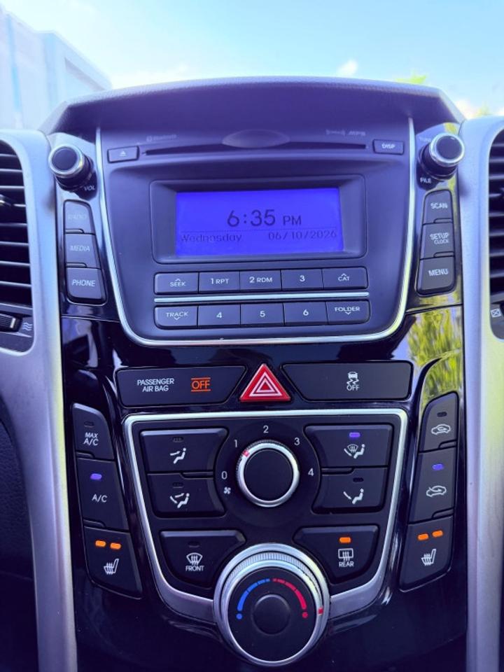 2013 Hyundai Elantra GT 5dr Hatchback  GLS *Ltd Avail* Photo