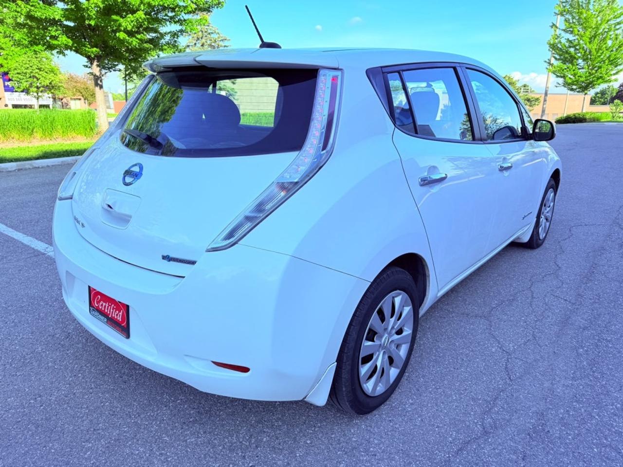 2015 Nissan Leaf S 4dr Hatchback Automatic Photo4