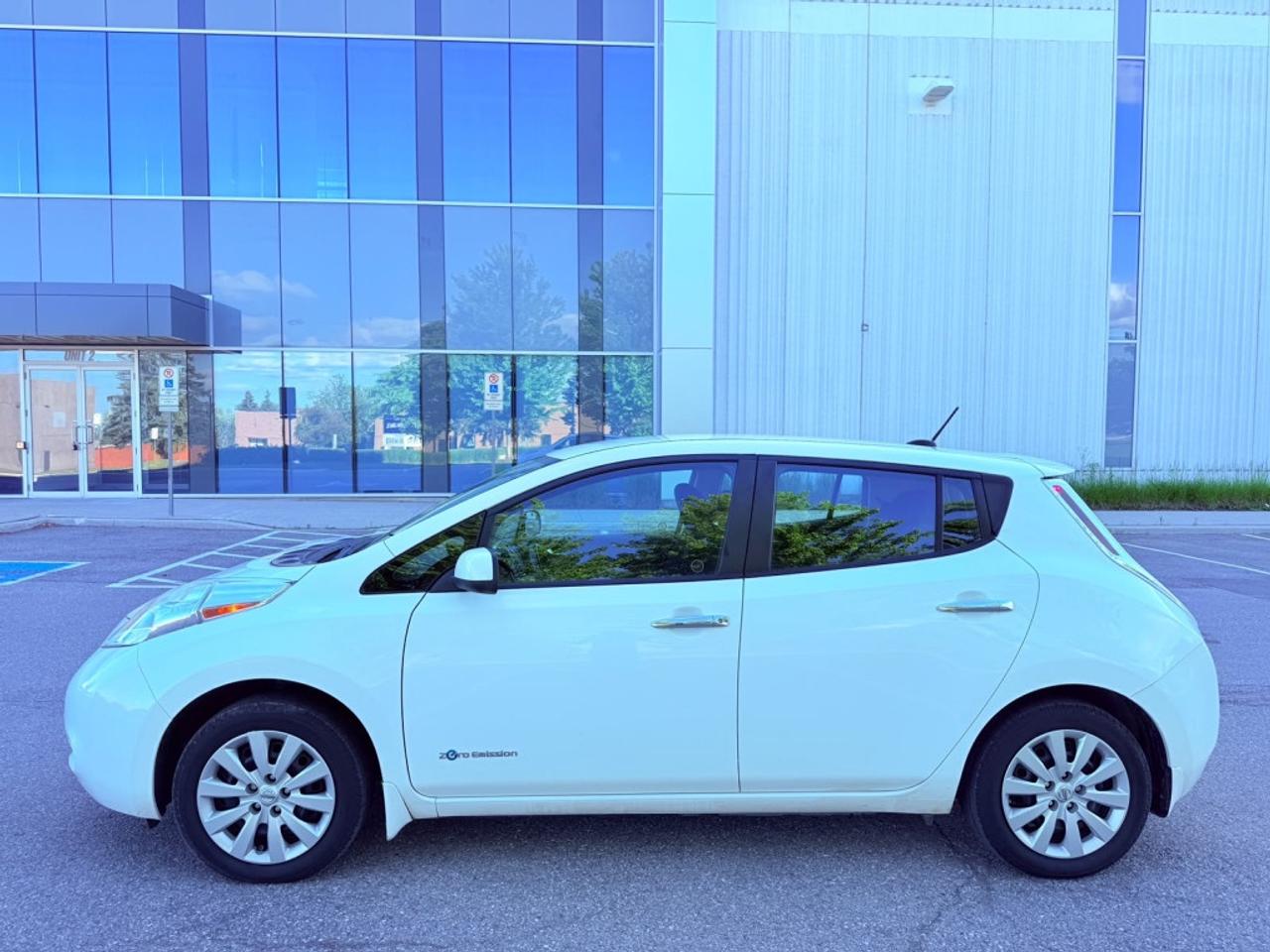 2015 Nissan Leaf S 4dr Hatchback Automatic Photo