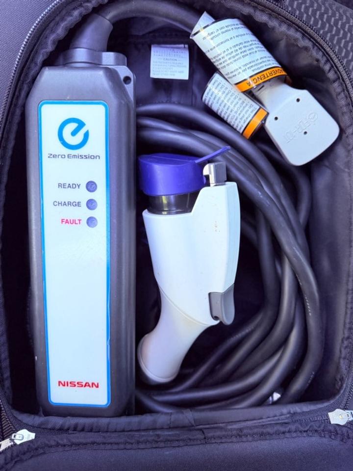 2015 Nissan Leaf S 4dr Hatchback Automatic Photo