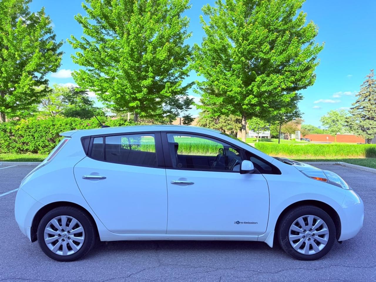 2015 Nissan Leaf S 4dr Hatchback Automatic Photo