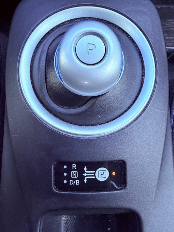 2015 Nissan Leaf S 4dr Hatchback Automatic Photo