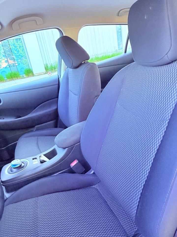 2015 Nissan Leaf S 4dr Hatchback Automatic Photo