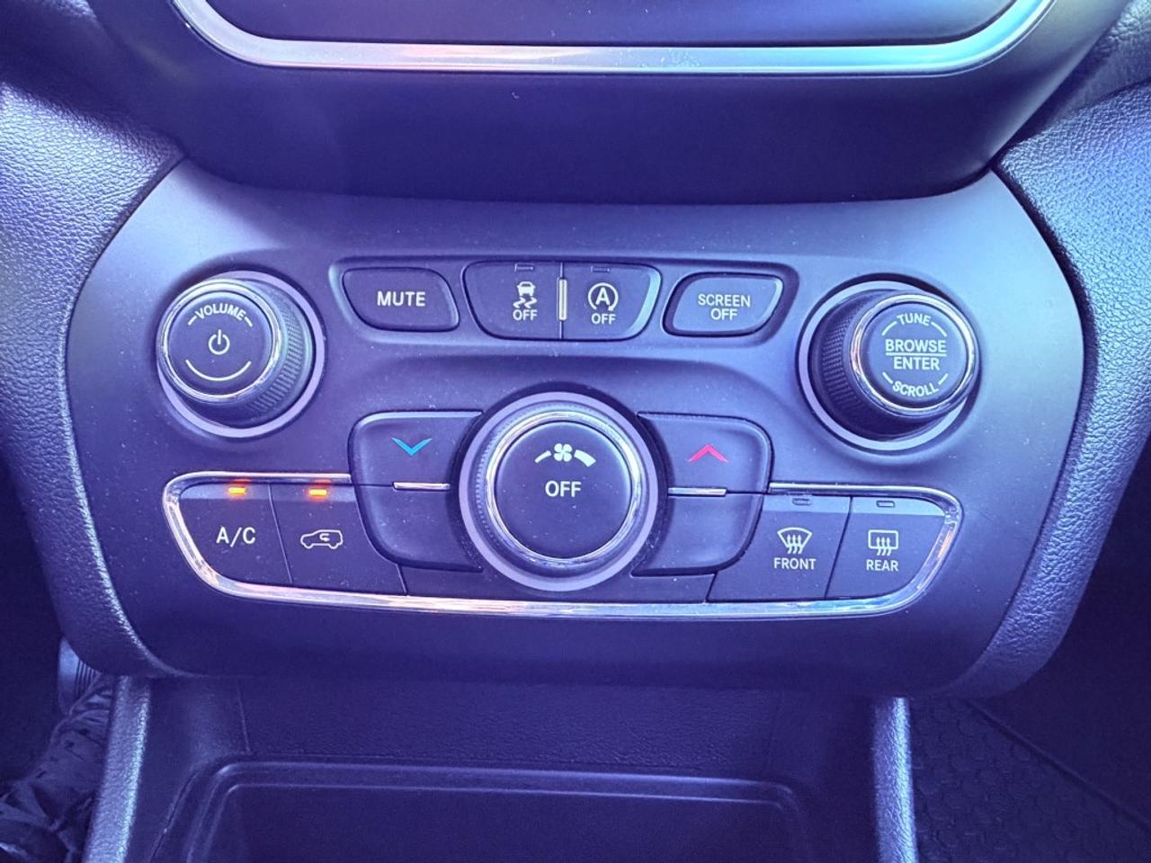 2019 Jeep Cherokee Sport Front-wheel Drive Photo
