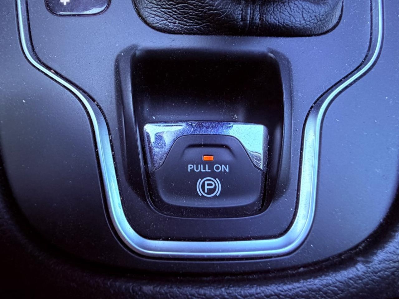 2019 Jeep Cherokee Sport Front-wheel Drive Photo