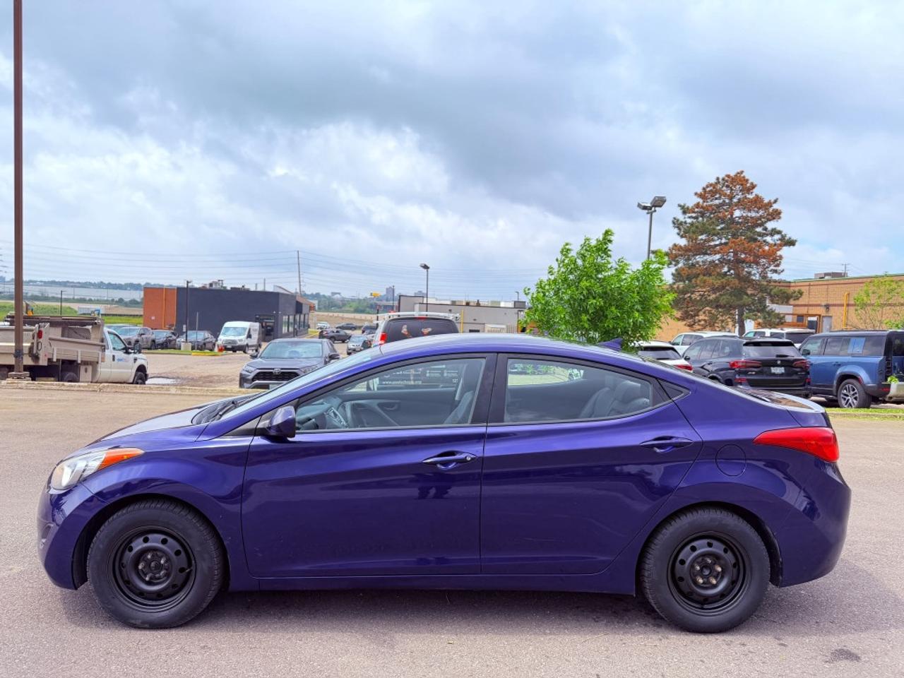 2013 Hyundai Elantra GLS 4dr Sedan (1.8L 4cyl 6M) Photo