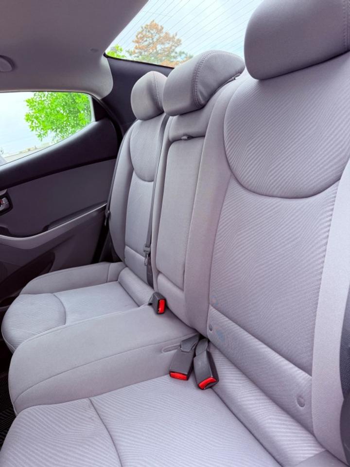 2013 Hyundai Elantra GLS 4dr Sedan (1.8L 4cyl 6M) Photo