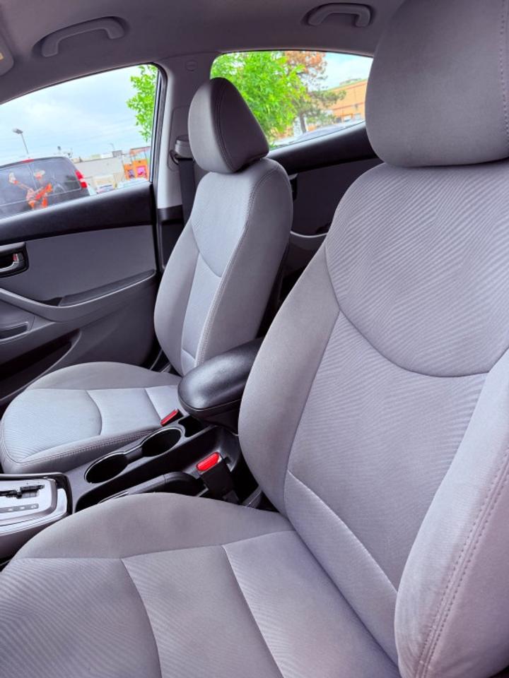 2013 Hyundai Elantra GLS 4dr Sedan (1.8L 4cyl 6M) Photo